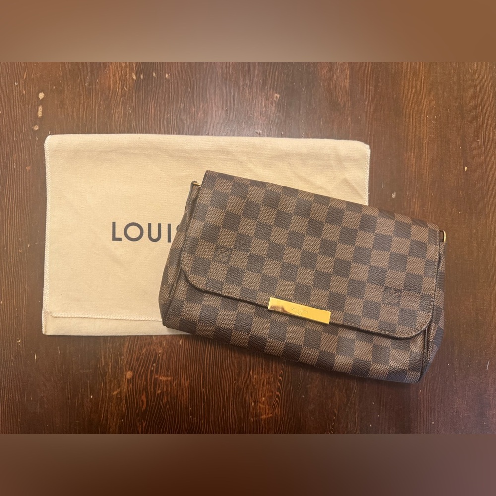 Louis Vuitton Favorite MM Crossbody Bag Damier Ebene